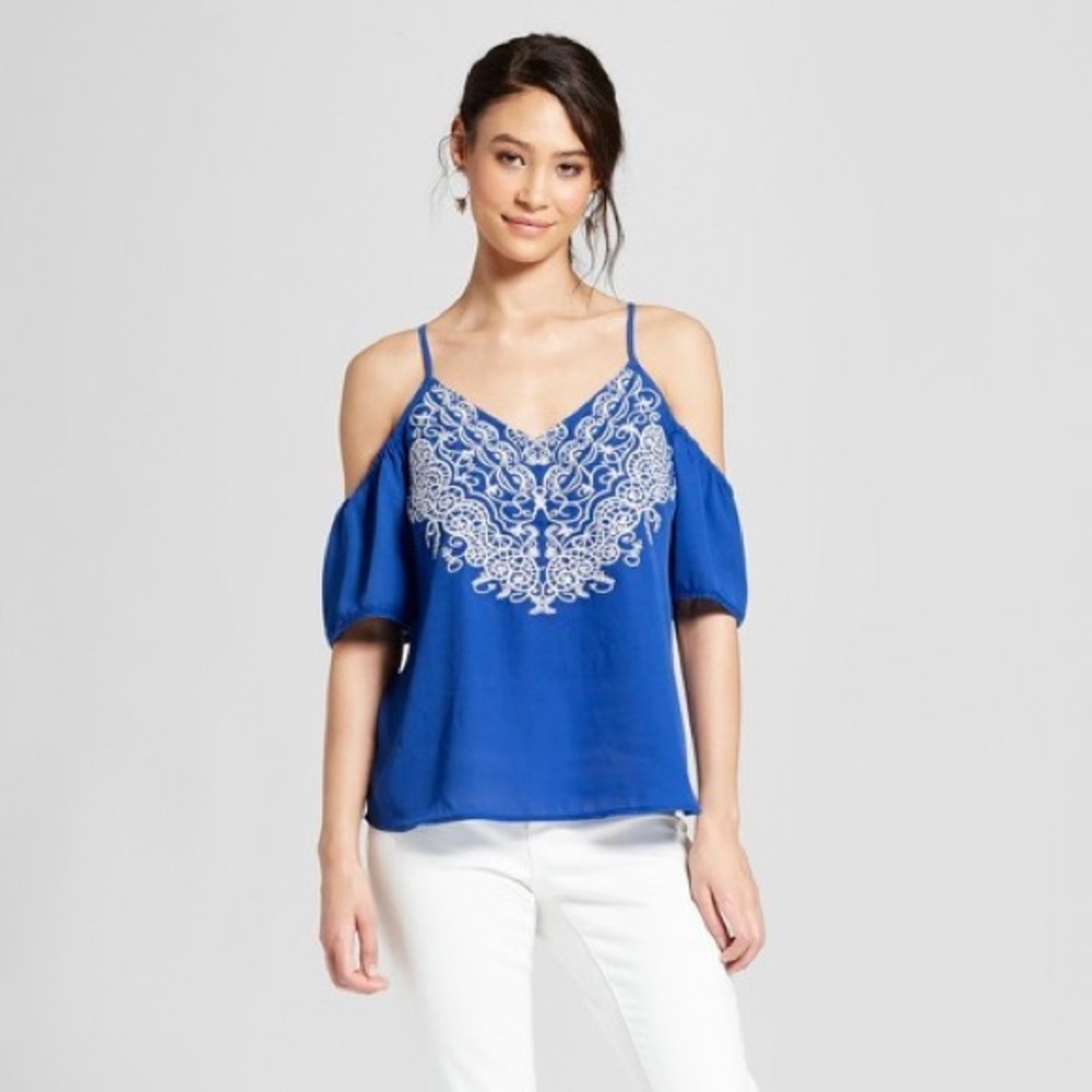 Open shoulder Topš - Picture 3 of 3